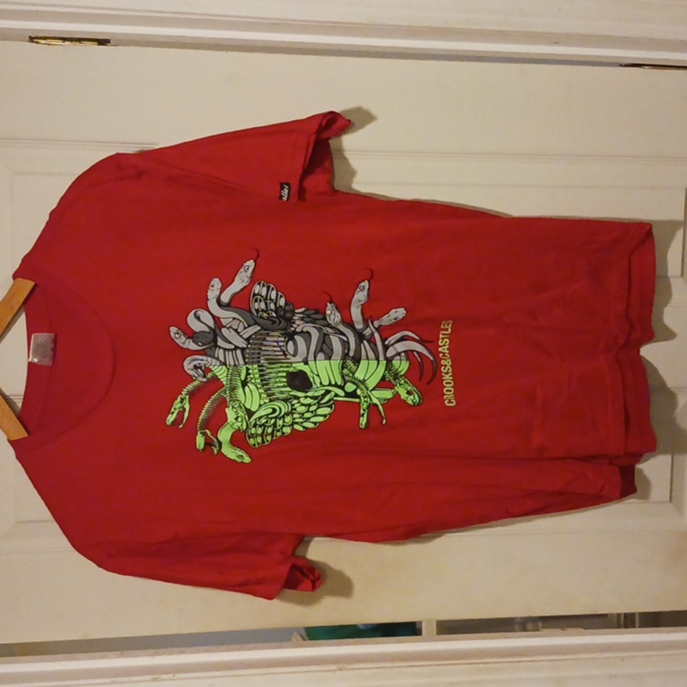 Crooks and Castles NWOT tee